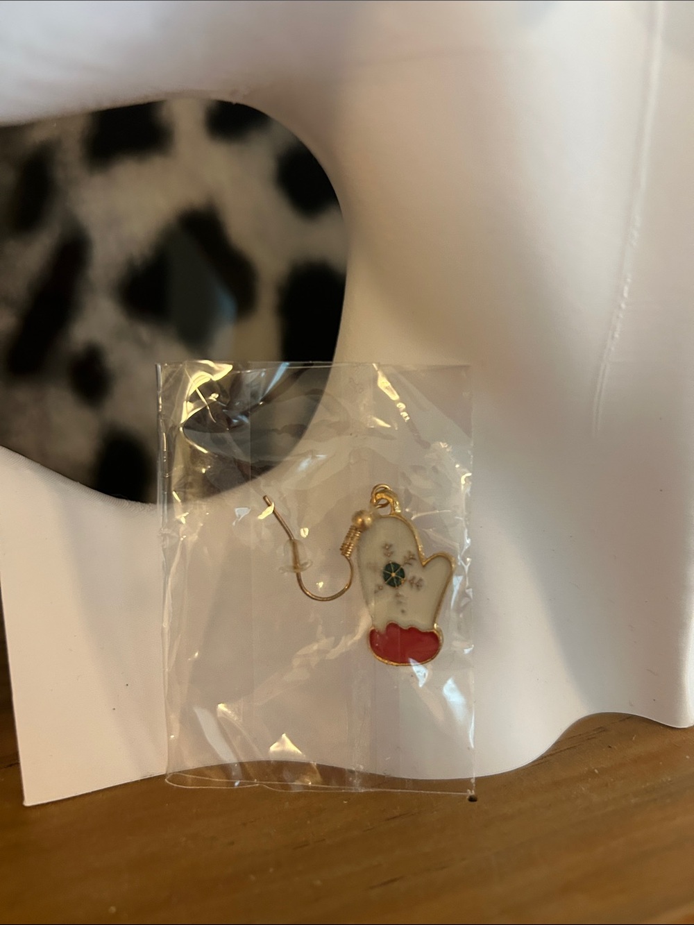$12 or Bundle 3/$30!! Gold-Tone White Mitten Dangle Earrings with red&green - Picture 4 of 5